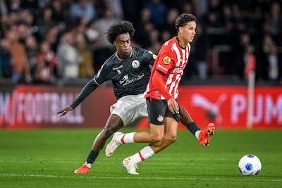 PSV draait het voor rust al om tegen Sparta, Sano knalt fraai raak