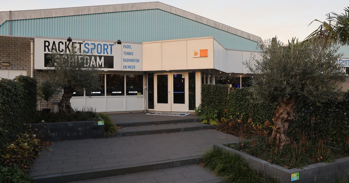 Racketclub weigert terrein voor snelwoningen op te geven in Schiedam ...