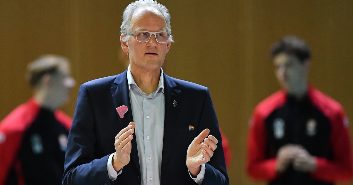 Succescoach Redbad Strikwerda aan einde van het seizoen weg bij Dynamo