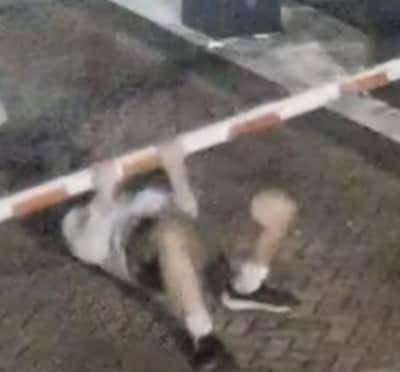 Man in lederhosen trekt slagboom krom in Waalwijk, politie geeft hem laatste kans om zich te melden