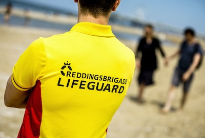 Opnieuw rode vlaggen langs Haagse kust: ‘Ga niet de zee in’
