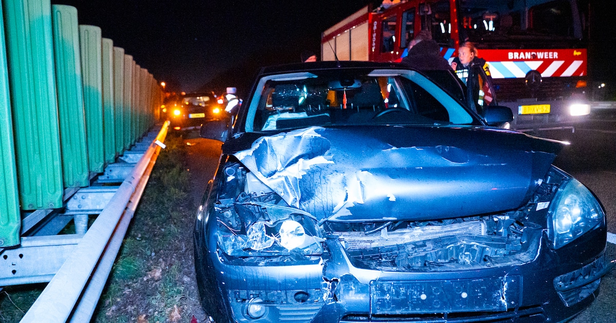 Kop-staartbotsing op A12 bij Zevenaar: auto's afgesleept