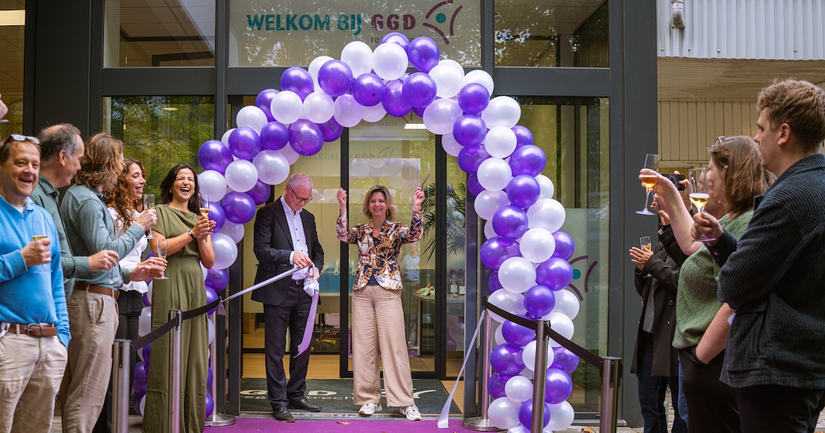 Nieuw vaccinatiecentrum in Zeist is officieel open