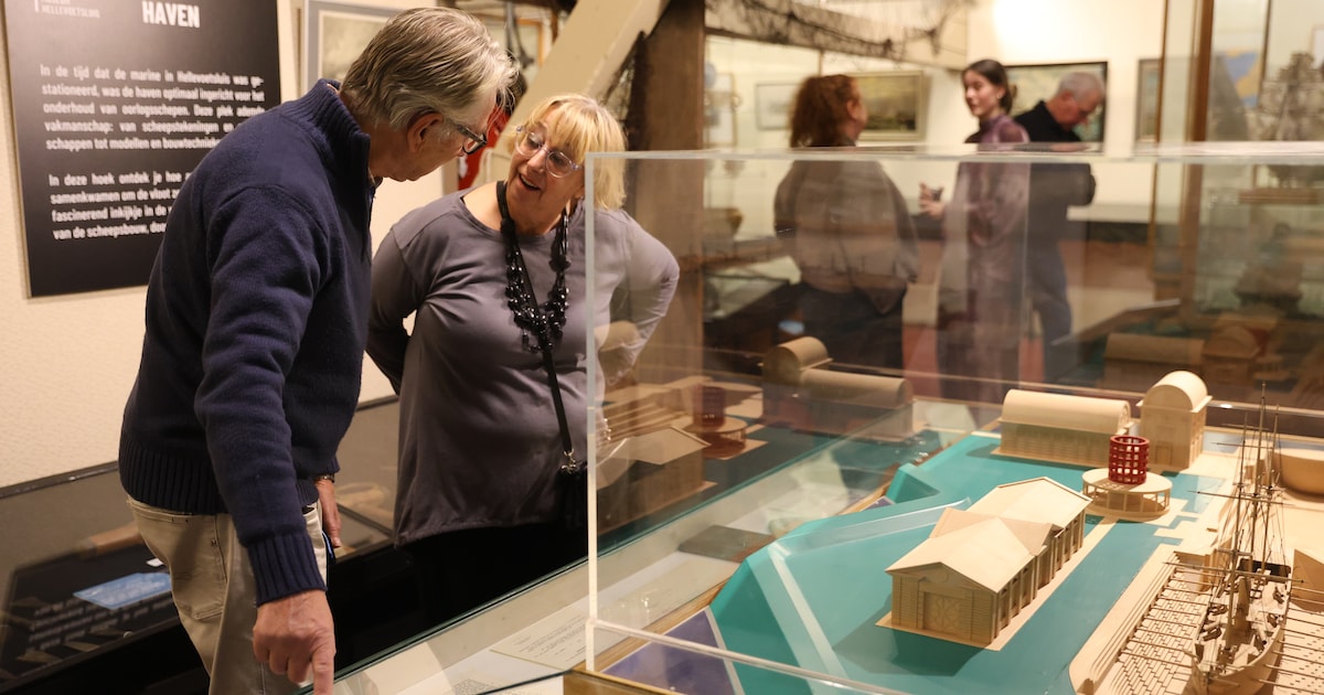 Objecten vertellen geschiedenis van Hellevoetsluis in bezoekersdepot: ‘Hoe bijzonder is dat?’