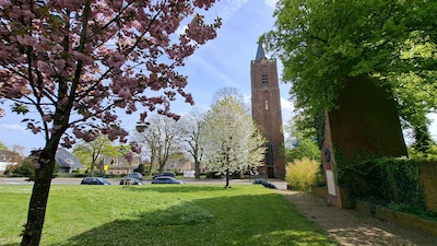 Toren van Oude Kerk in Soest staat in mei in de steigers voor groot onderhoud