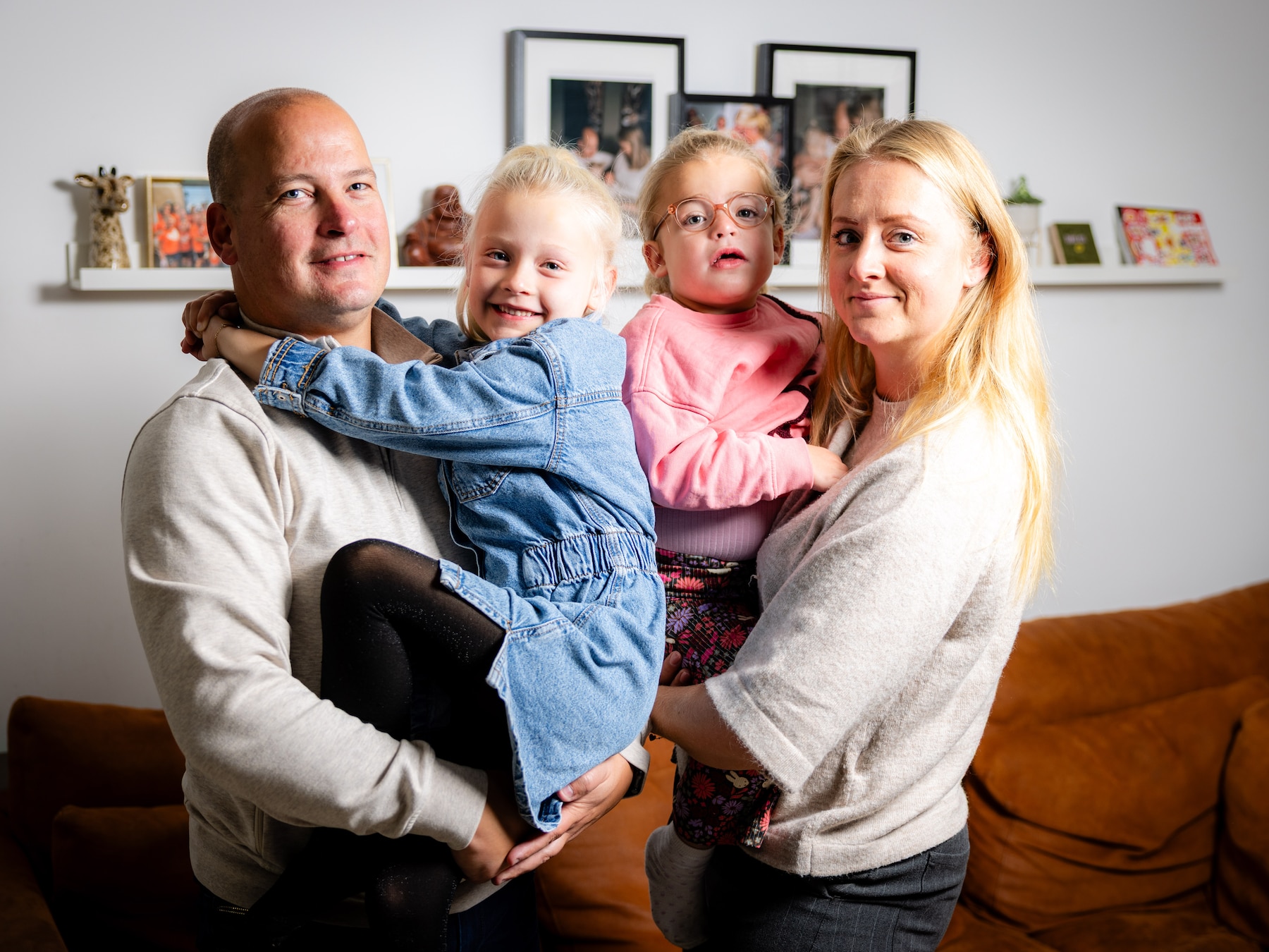 Charlie (4) lijdt aan  verwoestende metabole ziekte: ‘Ze zal alles wat ze heeft geleerd weer verleren’