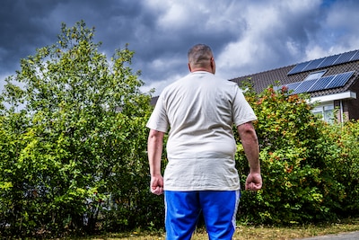 Stichting geeft huiseigenaren met schulden renteloze lening: ‘Enorme last van mijn schouders afgevallen’