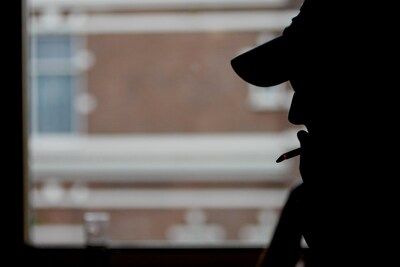 Onschuldige Tindermatch eindigt in nachtmerrie: Utrechter wordt mishandeld en in brand gestoken