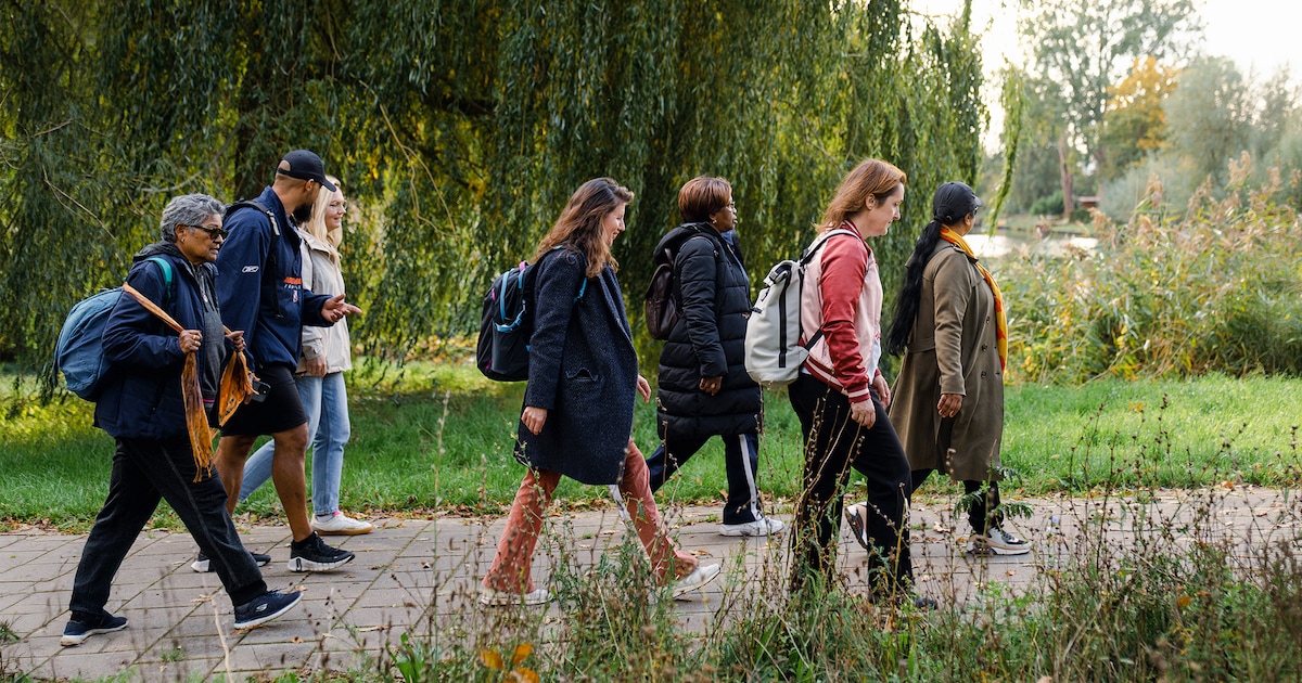 Samen wandelen, kletsen en even stilstaan: Walk of Life keert terug naar Vlaardingen