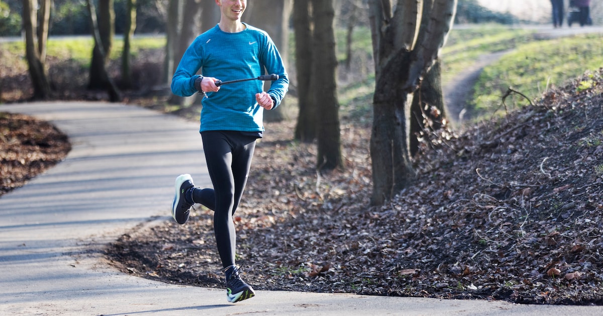 Jony alias ‘Draakie’ verandert met hardloopschoenen aan in TikTok-ster met 80.000 fans