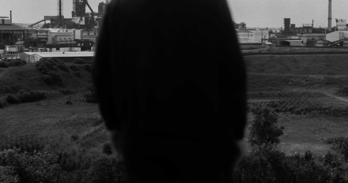 Expositie 'Black Snow' toont leven rond staalfabriek Tata Steel in Verwey Museum Haarlem