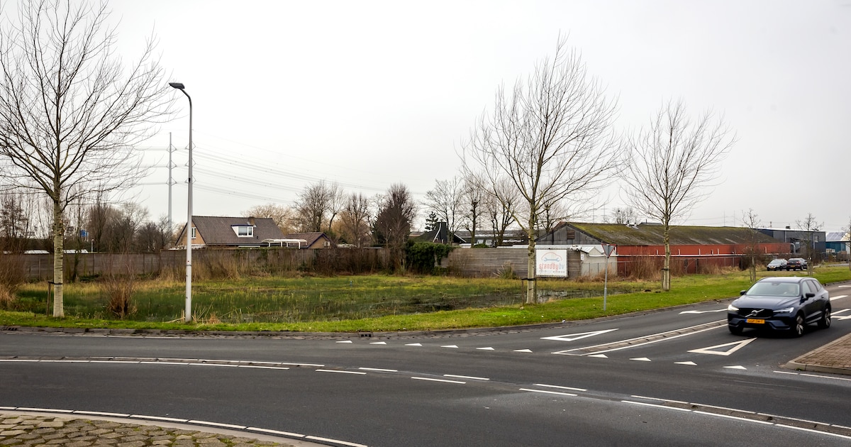 Raad schrapt ‘ongeschikte locatie’ voor flexwoningen, oppositie: ‘Laten inwoners in de kou staan’