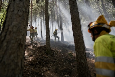 LIVE Natuurbranden | Natuurbrand breidt uit in westen van Spanje, burgemeester noemt vuurhaard een ‘hel’