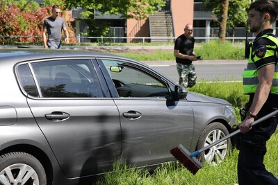 Klopjacht politie vanuit de lucht nadat auto werd beschoten met balletjespistool