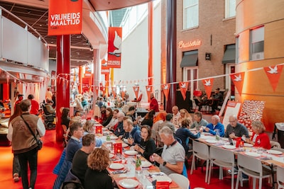 Vrijheidsmaaltijd verbindt inwoners in Beek