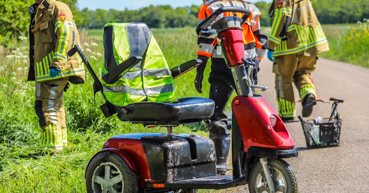 Brandweer redt man uit sloot Hippolytushoef