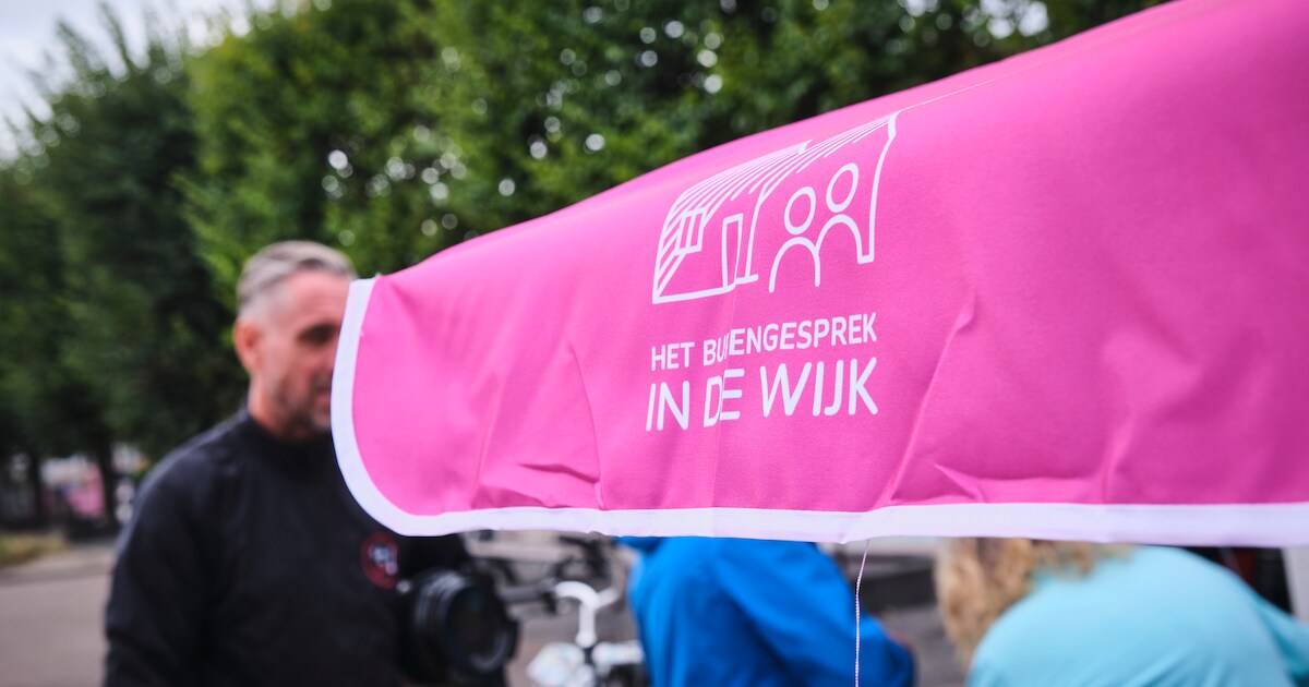 Burengesprek-terras in Oostvoorne: bewoners in gesprek met lokale industrie