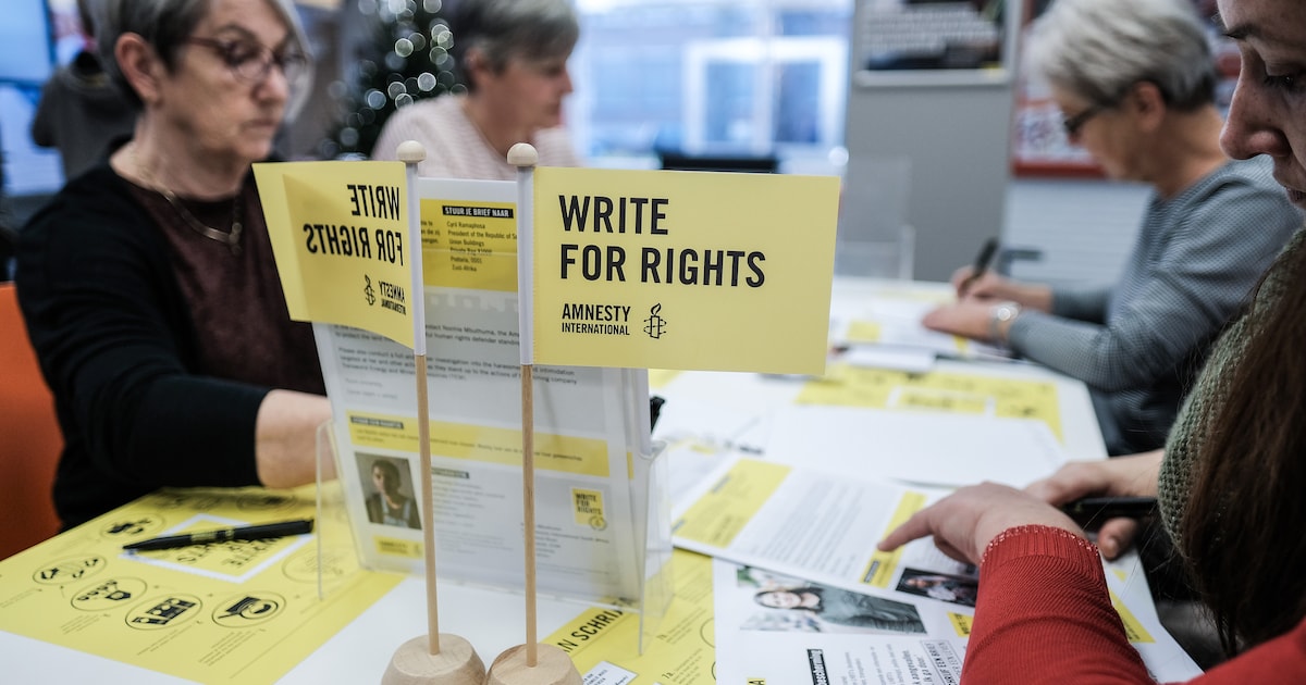 Schrijfactie tegen onrecht in bibliotheek van Bunnik