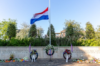 Dodenherdenking in Zoetermeer met stille tocht en ceremonie