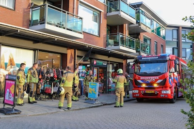 Plafond ingestort door lekkage bij winkel in Vroomshoop