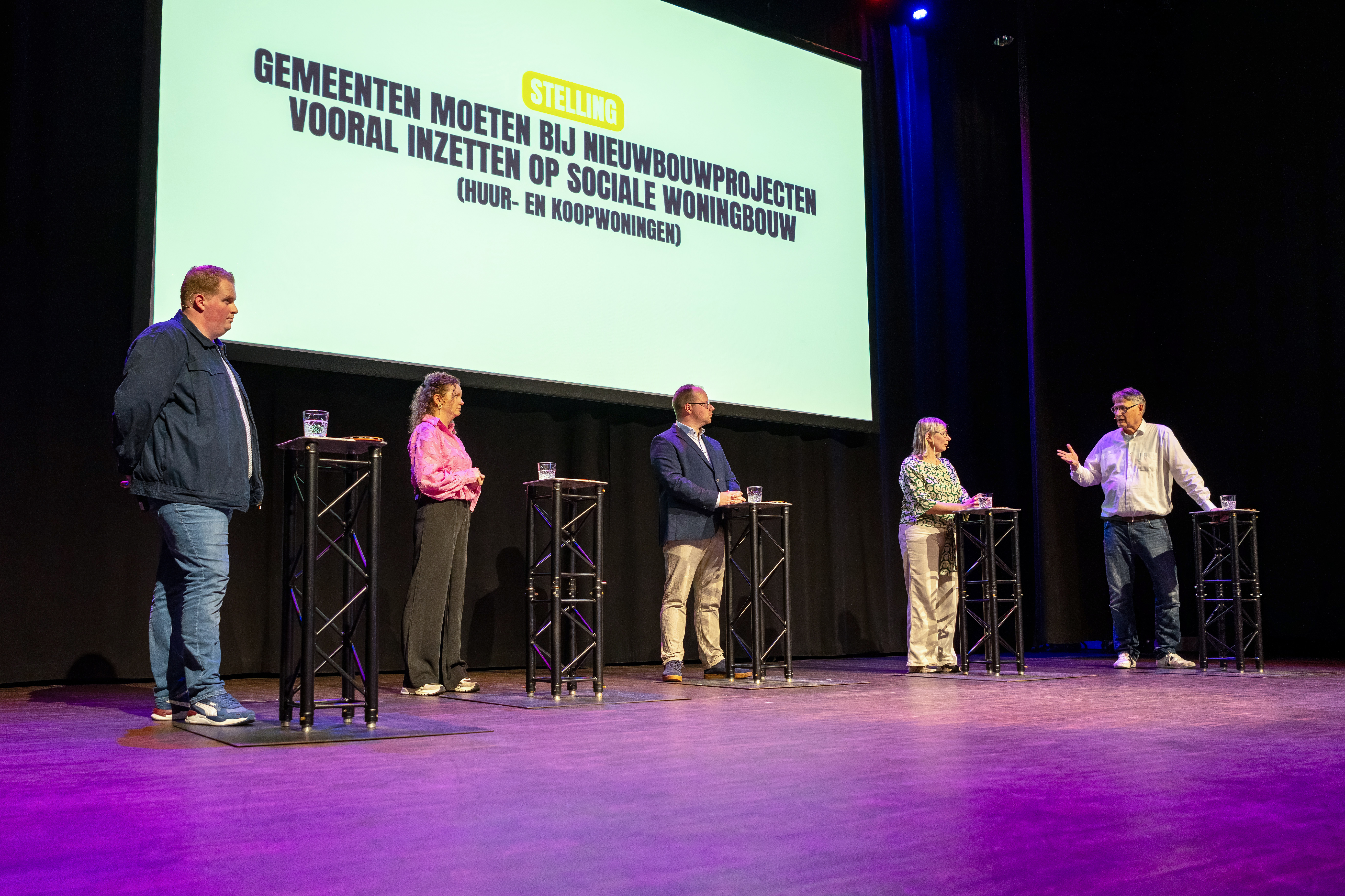 Buikpijn om asielopvang en discussie over bijstand bij debat in Loon op Zand