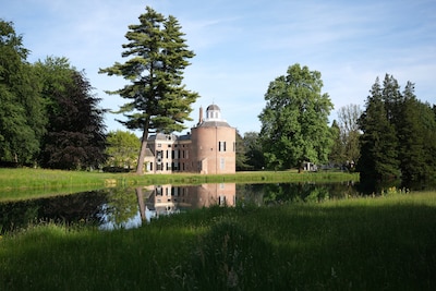 Grand Tour Tuinsieraden toont bloemmotieven in kasteel Rosendael
