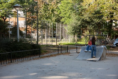 Verwijderde trampolines uit speeltuin Rivierenbuurt komen niet terug