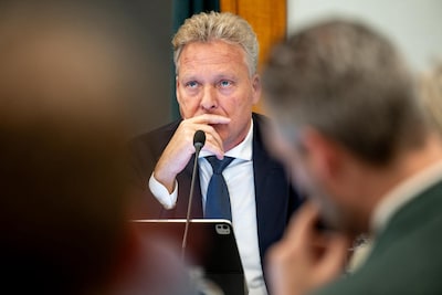 Burgemeester Buijs van Roosendaal is opgelucht dat debat over lekkend raadslid achter de rug is: ‘Re