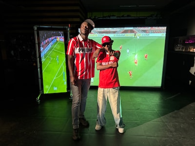 Rappers uit Eindhoven maken twee jaar na hit ‘DNA’ opnieuw een nummer over PSV: ‘Wie is de nummer 1?