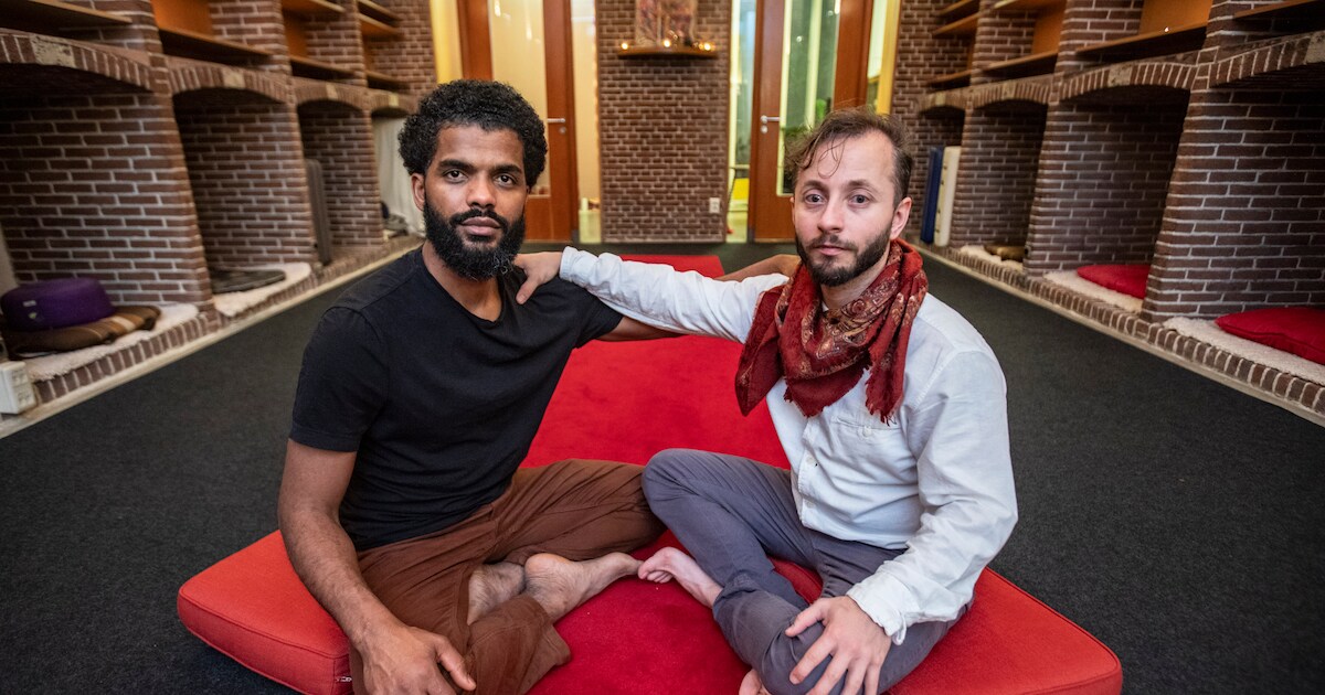 Oud-marinier Eder volgt cursus voor mannen die zich kwetsbaar op willen ...