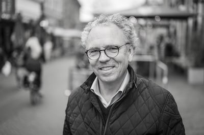 ‘Ik ben een gezegend mens’: Laurens van Lier (65), geliefde leraar en PvdA-politicus, overleden