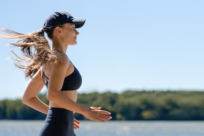 Even small breasts need support: how to choose the right sports bra