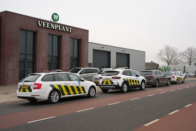 Politie en douane houden controle bij plantenbedrijven in gemeente Altena, tien eenheden bij Andelse