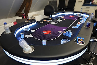 Illegaal gokhuis opgerold in Den Haag: tientallen agenten en Kansspelautoriteit grijpen in