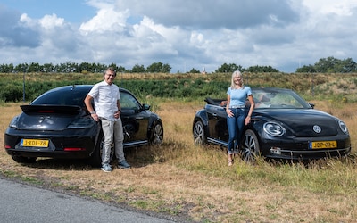 Henny en Jeanette hebben liefde voor elkaar én hun Volkswagen Beetles: ‘Veel duimpjes als we samen op pad zijn’