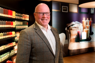 Een koffie- of Dubai-chocoladekaars? Bij het Schijndelse Bolsius maken ze 2,4 miljard kaarsen per ja