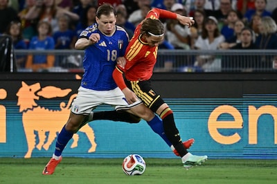 Mika Godts laat zich direct zien bij debuut Mark van Bommel, Italië wacht af