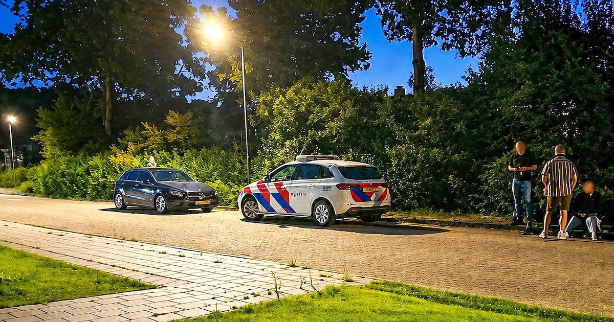 Twee personen komen met scooter ten val na politieachtervolging in Drachten