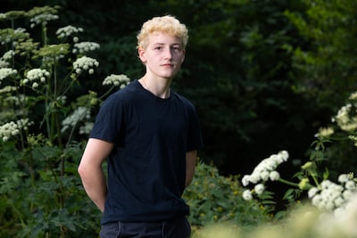 Chris vindt het verveld dat hij een steeds vrouwelijker lichaam krijgt: ‘Het is gewoon heel naar dat