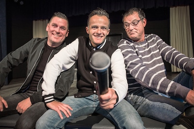 Van Hoeksche Waard naar humor hub: Dennis, Rutger en ‘Rotterdamse Glimlach’ brengen pret naar de polder