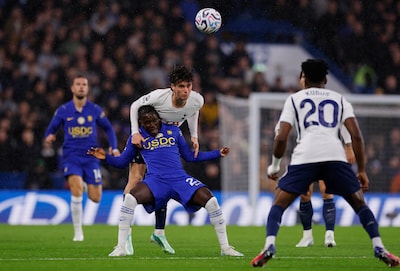 Duel tussen Chelsea en Tottenham Hotspur onderweg, drie Nederlanders in basis