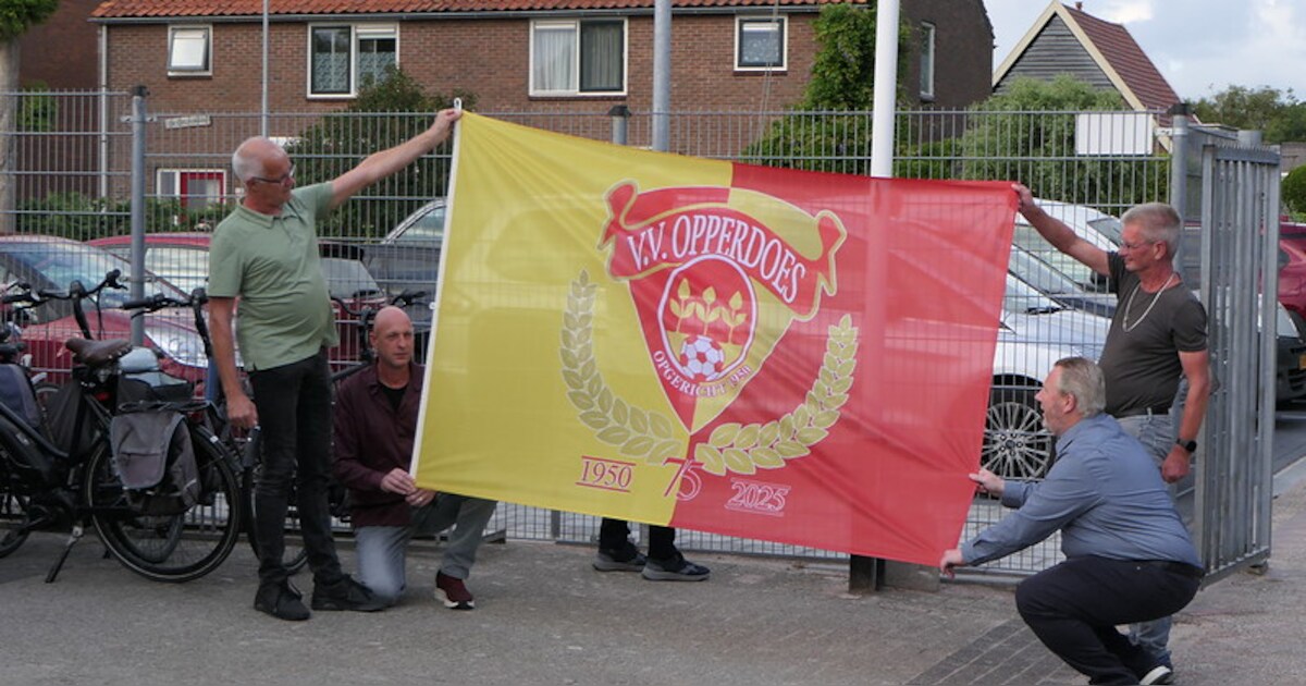 Voetbalvereniging Opperdoes viert 75-jarig jubileum in Medemblik, ontvangt Waarderingsbijdrage