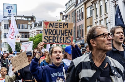 Utrecht Kadın cinayetlerine karşı yürüyüş 'büyük bir başarı' ancak Hollanda'da hâlâ iyileştirilmesi gereken pek çok şey var