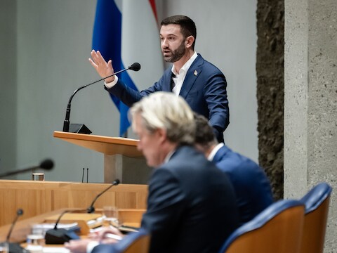 Stephan van Baarle (DENK) tijdens een debat in de Tweede Kamer over het verloop van de anti-immigratiedemonstratie in Den Haag. 