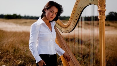 Lavinia Meijer geeft harpconcert in De Brink in Zelhem