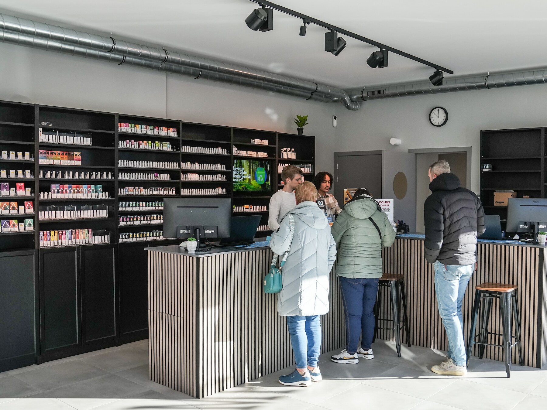elfbar elfa master akku THE BEST 10 Vape Shops in LEIDEN, ZUID-HOLLAND, THE NETHERLANDS - Updated  April 2026 - Hours