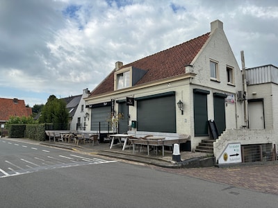 Wijk en Aalburg kan weer naar het café: een hapje, drankje en livemuziek
