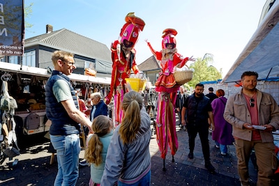 Oranjebraderie in Boxtel loopt op rolletjes: ‘De neuzen staan dezelfde kant op’