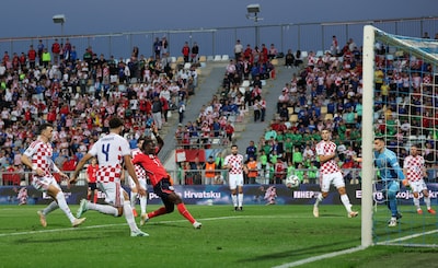 Tweede doelpunt van Bukayo Sako: Engeland maakt er een monsterscore van