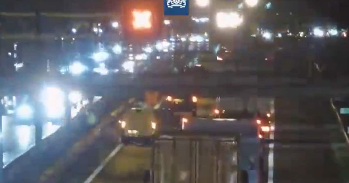 Uur vertraging op A58 richting Eindhoven door ongeval met auto’s, weg weer vrij